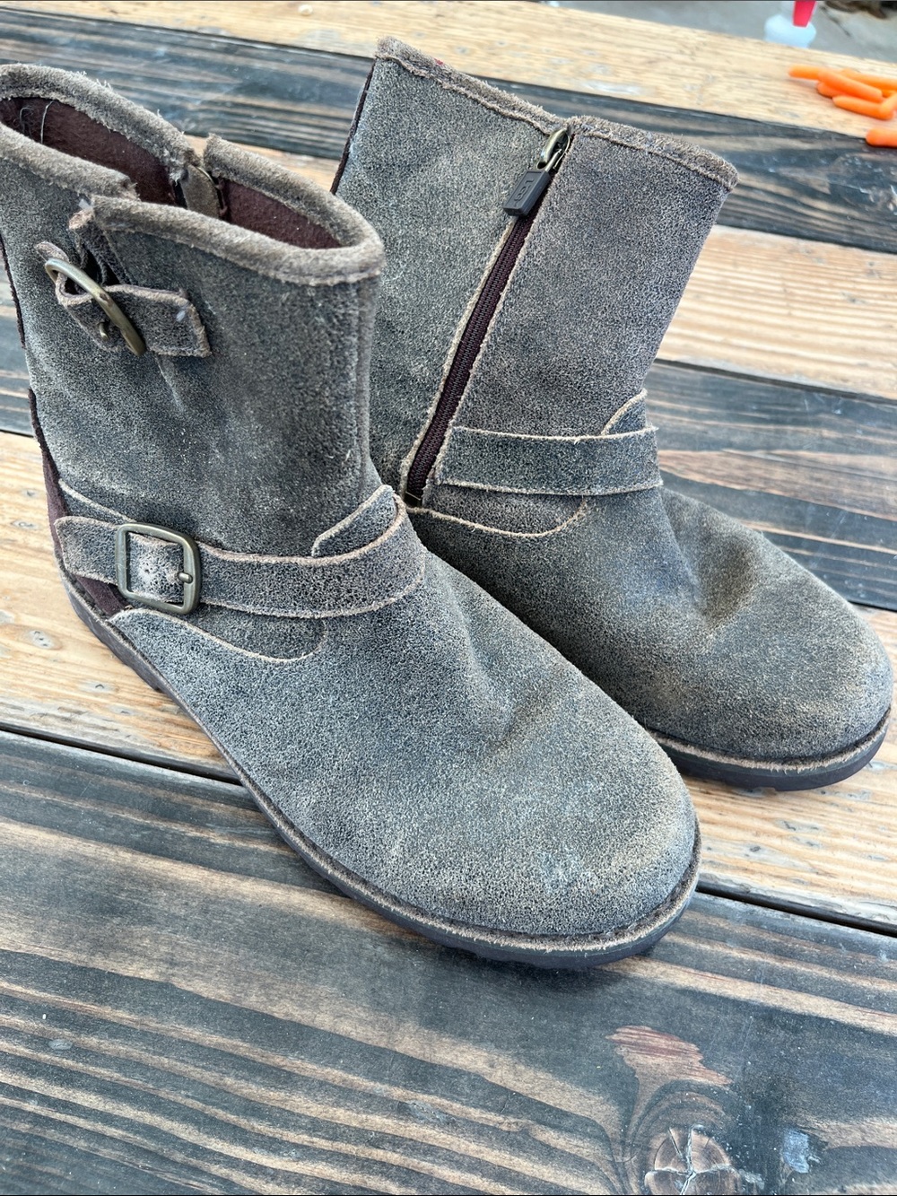 Ugg ankle “ aged suede ankle boots size 8 woman